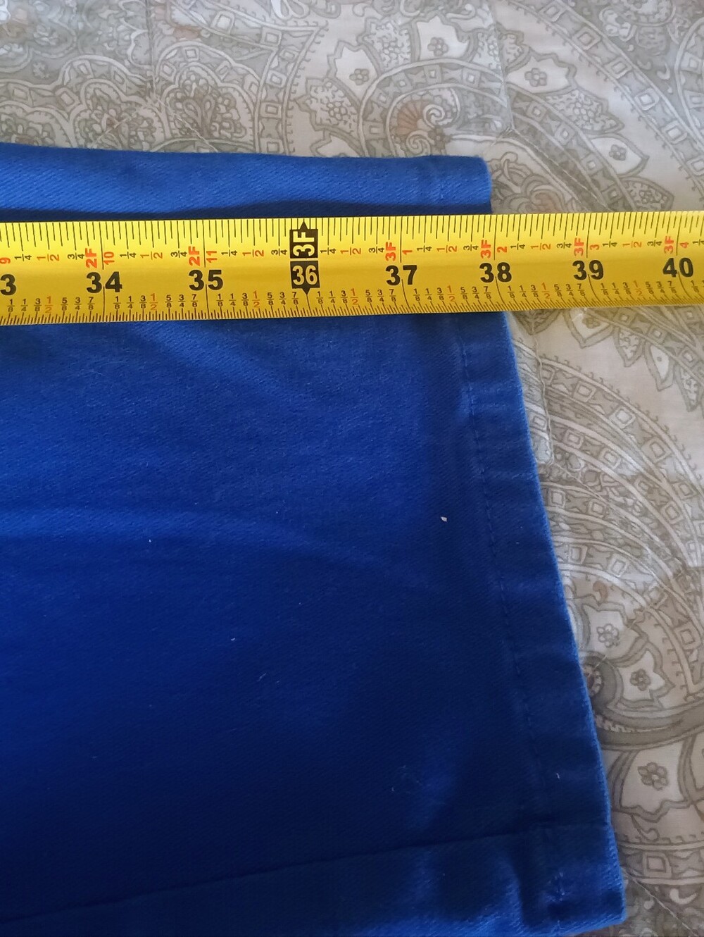 Gloria Vanderbilt Blue Cropped Jeans - Picture 7 of 7
